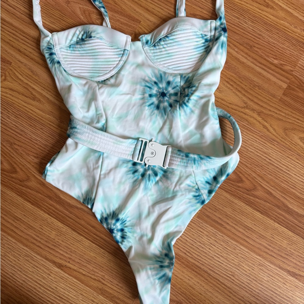 DEVON WINDSOR Blue and White Tie-Dye One Piece Swimsuit